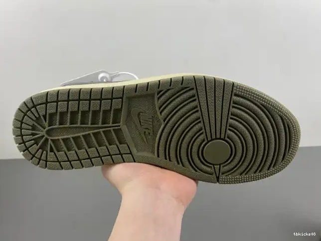 Rep TBkick LOW OLIVE SCOTT OG TRAVIS AIR MEDIUM 1 DM7866-200 X JORDAN 0512